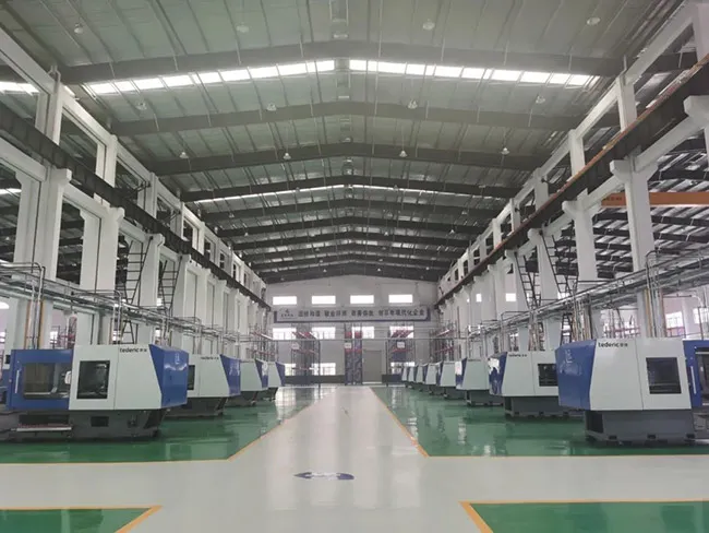 Máquinas de moldeo por inyección eléctricas Tederic en la fábrica de Chenfeng